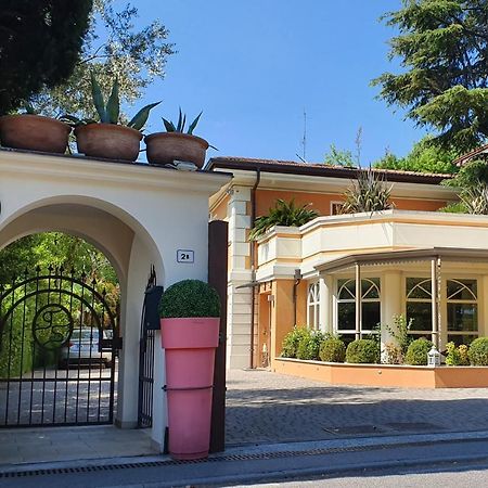 La Villa Desenzano Rooms Desenzano del Garda Esterno foto