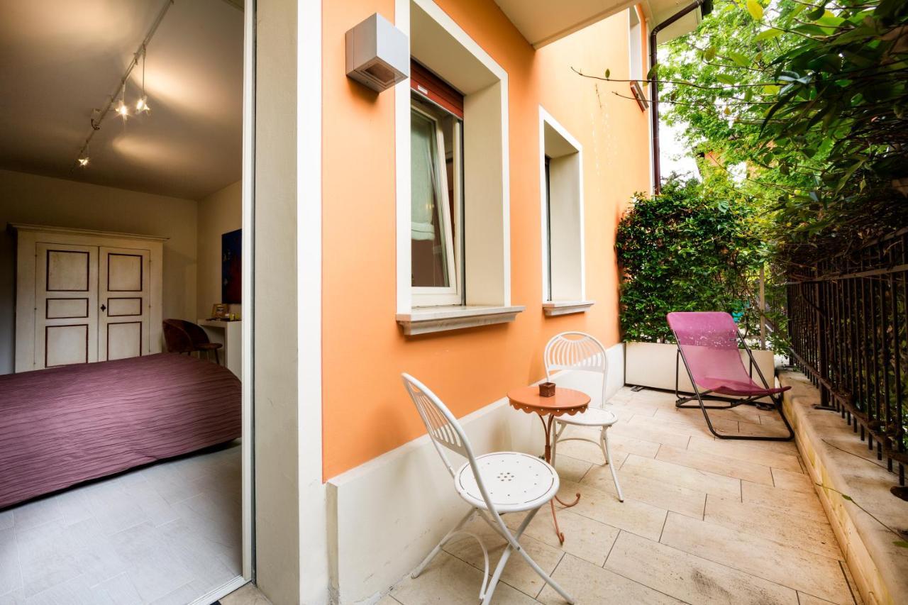 La Villa Desenzano Rooms Desenzano del Garda Esterno foto