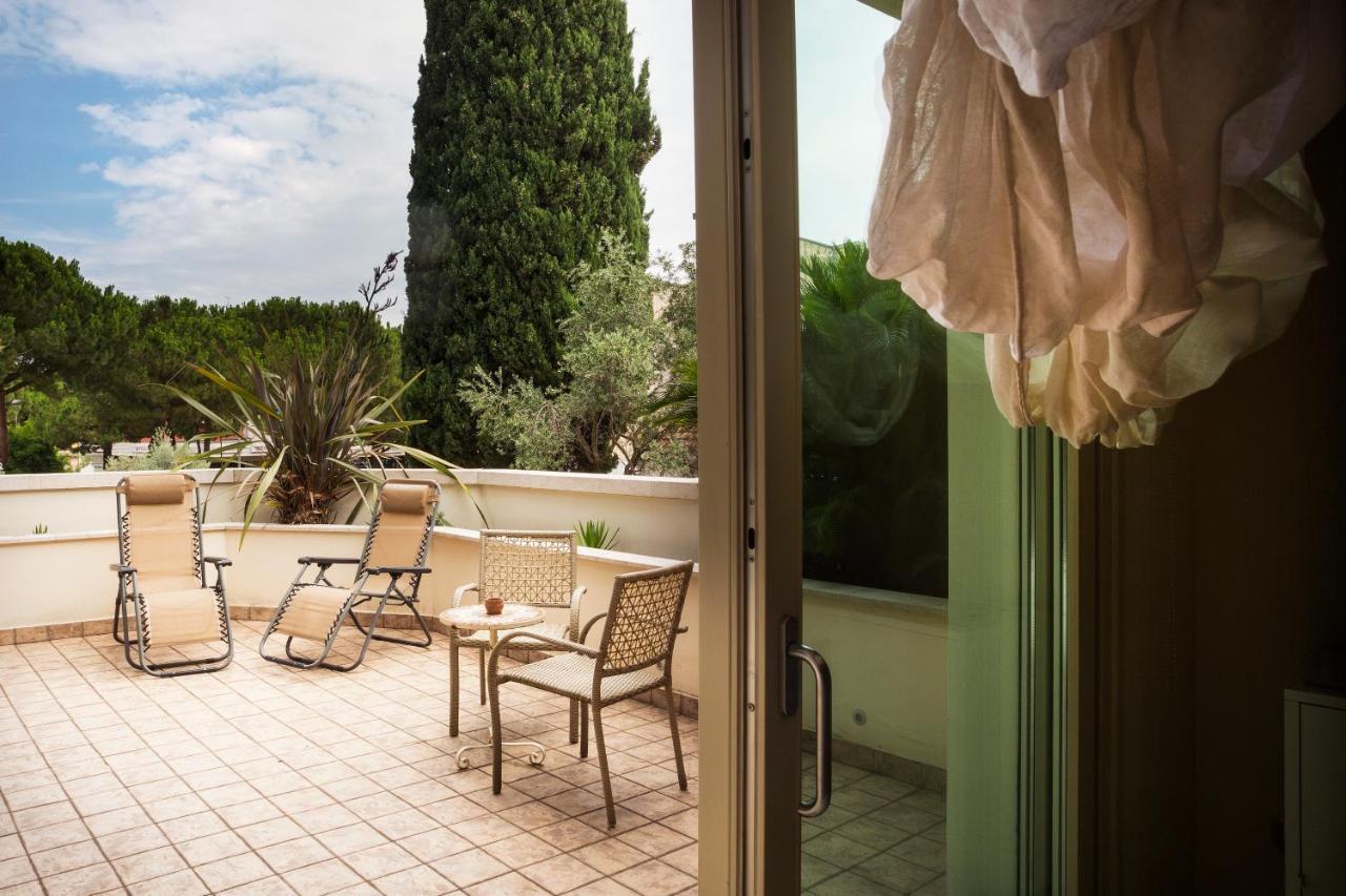 La Villa Desenzano Rooms Desenzano del Garda Esterno foto