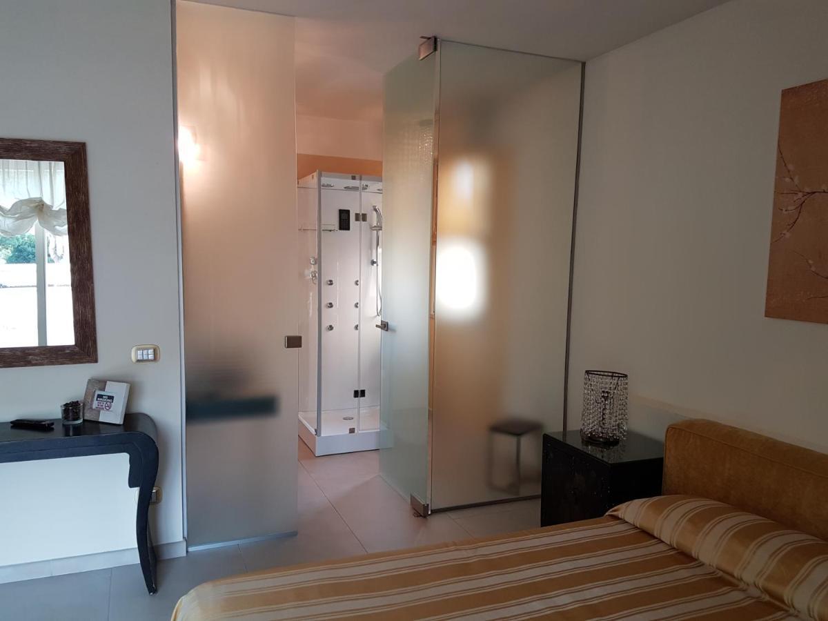 La Villa Desenzano Rooms Desenzano del Garda Esterno foto